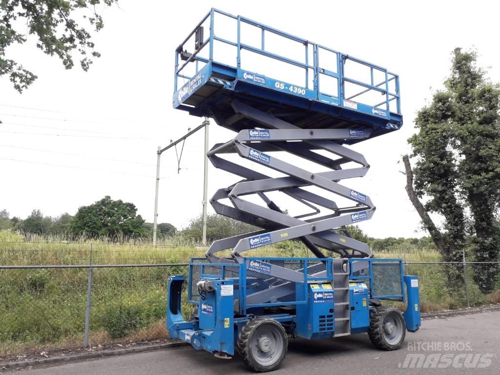 Genie GS 4390 RT Ollós emelők