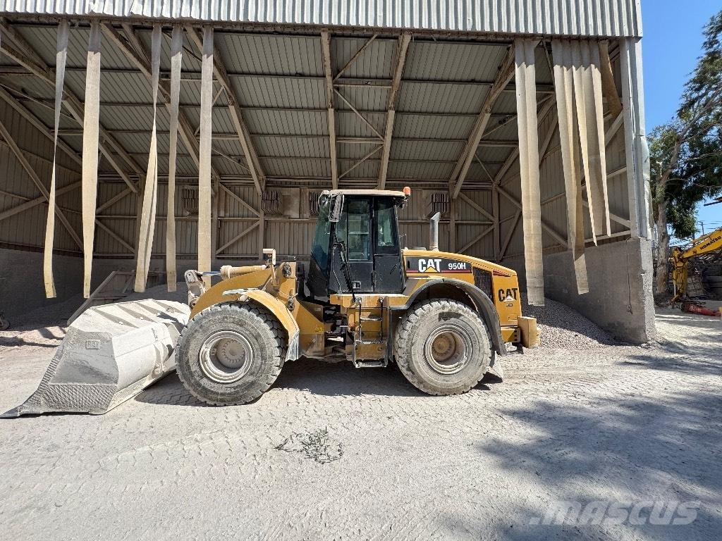 CAT 950 H Gumikerekes homlokrakodók