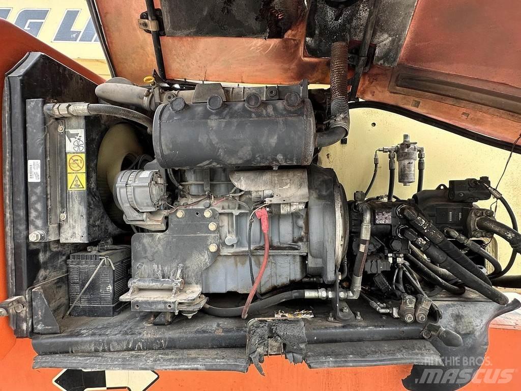 JLG 800AJ Karos emelők
