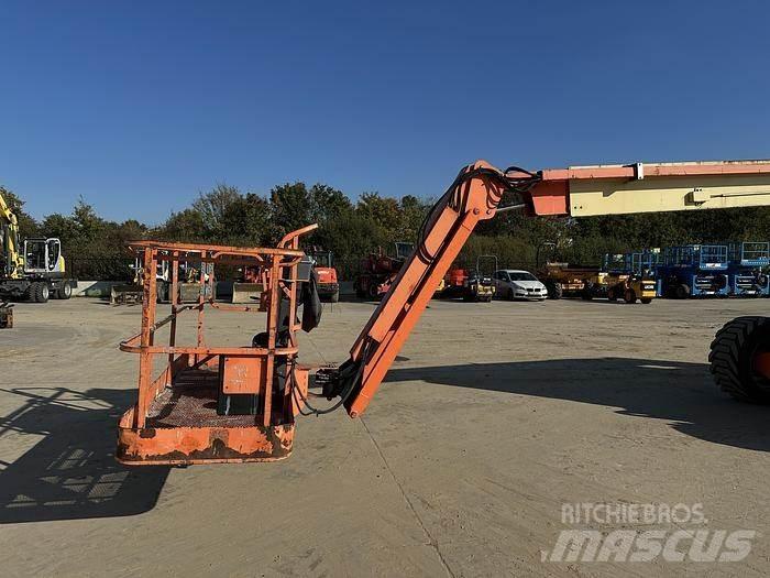 JLG 800AJ Karos emelők