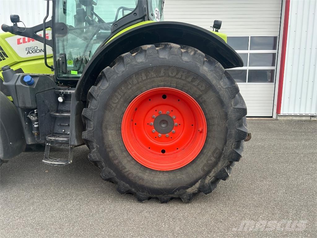 CLAAS Axion 850 Traktorok