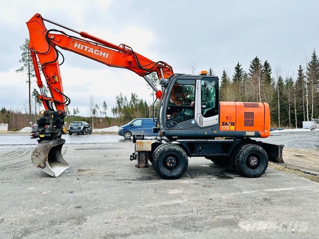Hitachi Zaxis 170 W Gumikerekes kotrók