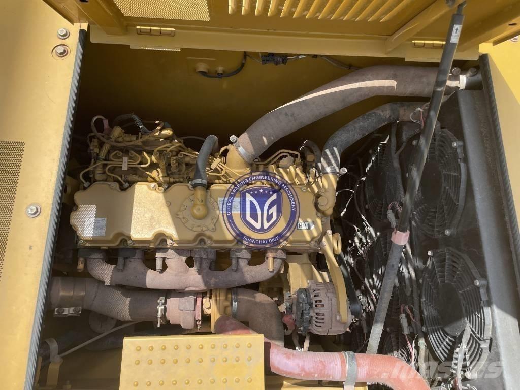 CAT 330 Közepes (midi) kotrók 7 t - 12 t