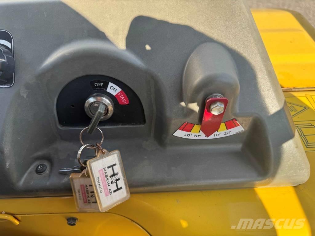 Yanmar C30R-3TV Lánctalpas dömperek