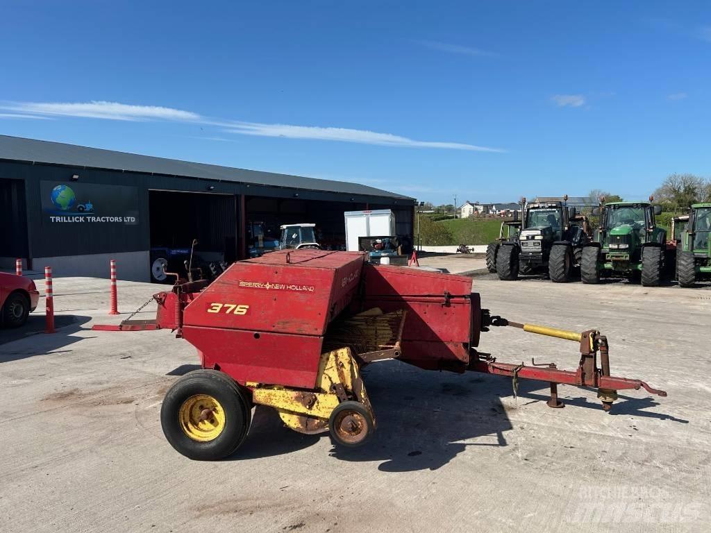 New Holland 376 Szögletes bálázók