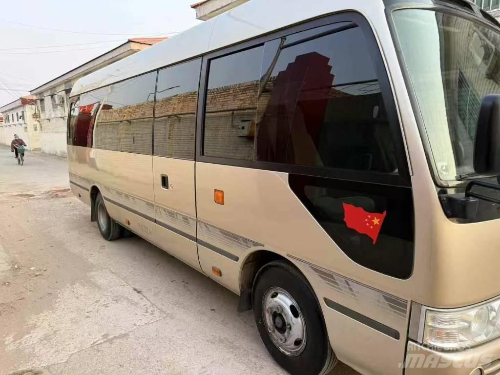 Toyota Coaster Bus Mini buszok