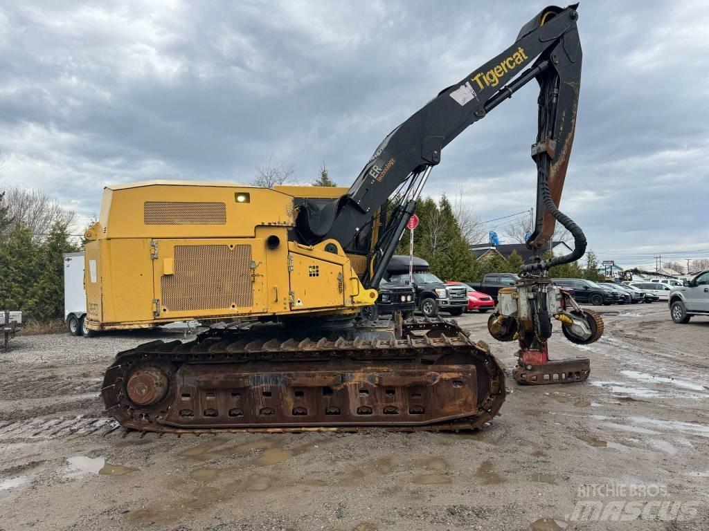Tigercat 855D Betakarítók