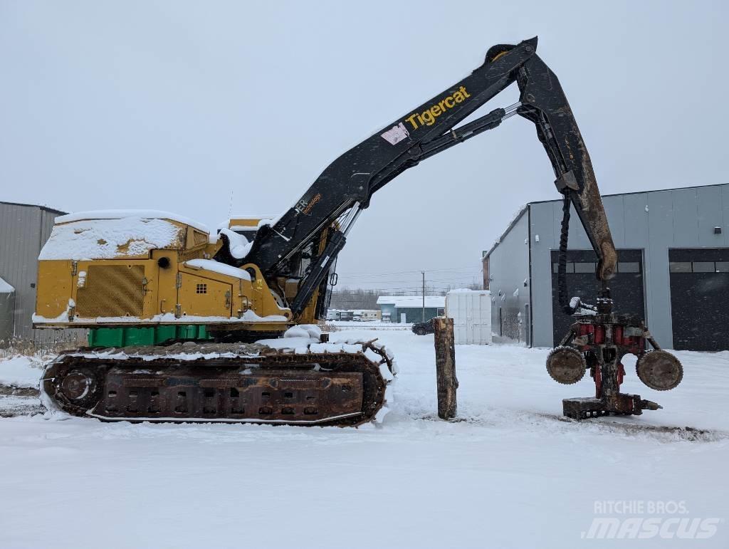 Tigercat 855D Betakarítók