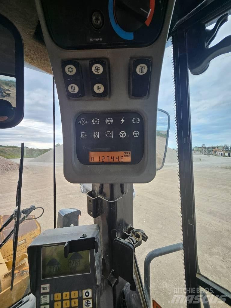 CAT 950 H Gumikerekes homlokrakodók
