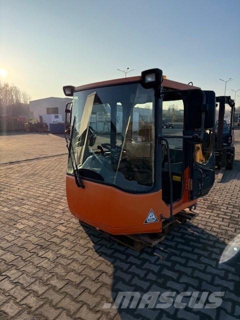 Doosan DL 420-3 CAB Vezetőfülke és belső tartozékok