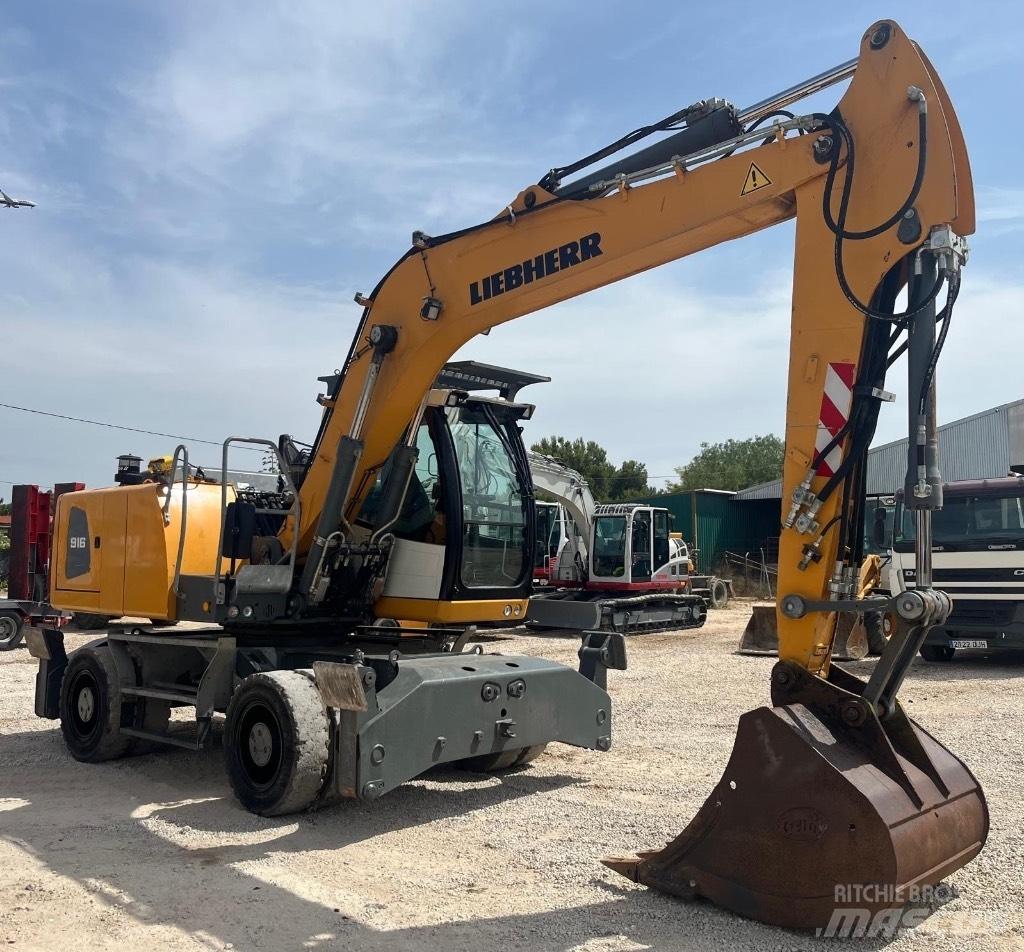 Liebherr A 916 Gumikerekes kotrók