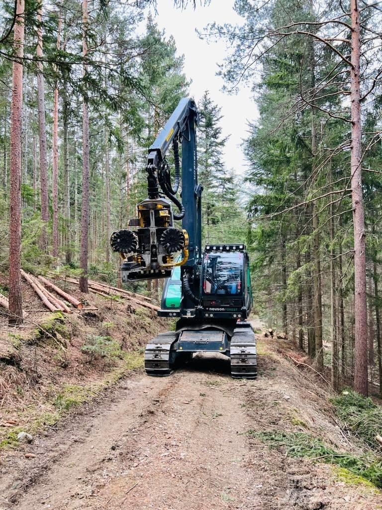 Neuson Forest 204HVT Betakarítók