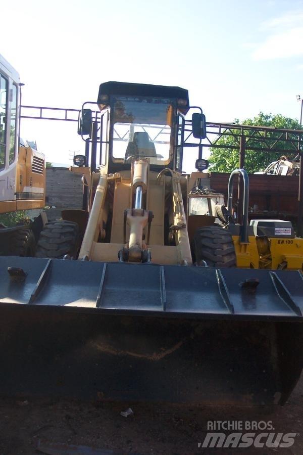 John Deere 544 BJ Gumikerekes homlokrakodók