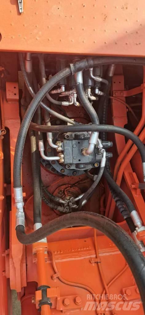 Doosan DX 300 Lánctalpas kotrók