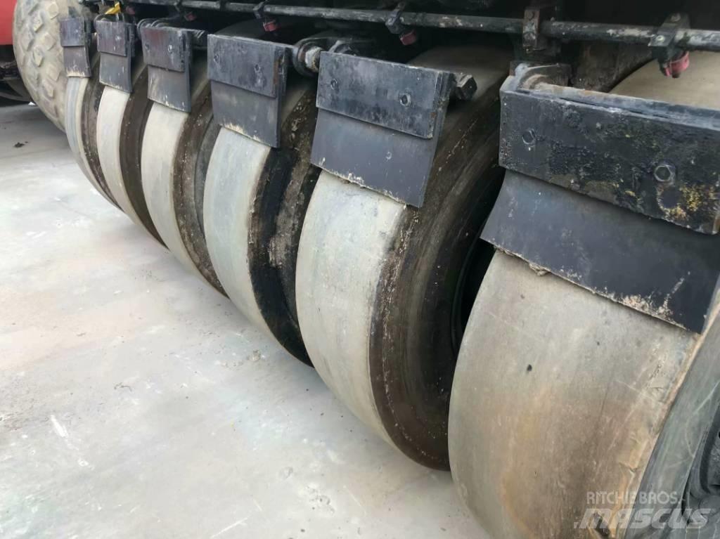 XCMG XP301 Pneumatikus kerekes hengerek