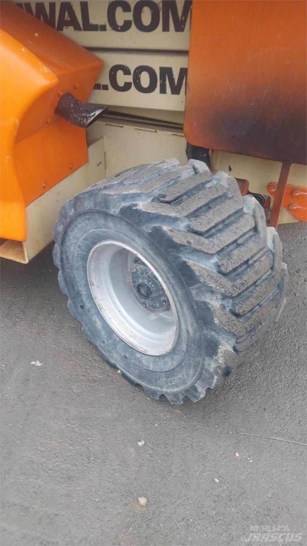 JLG 3394RT Ollós emelők