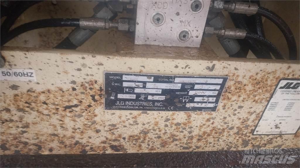 JLG 3394RT Ollós emelők