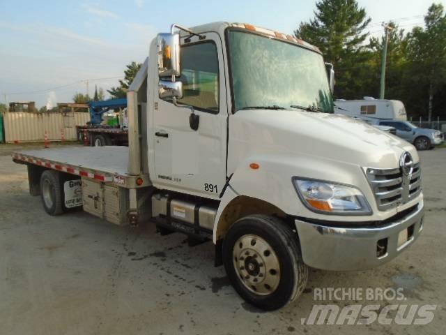 Hino 185 Platós / Ponyvás teherautók