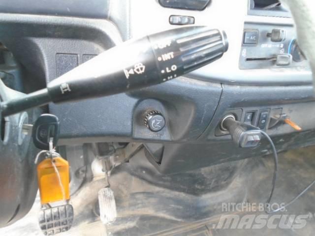 Hino 185 Platós / Ponyvás teherautók