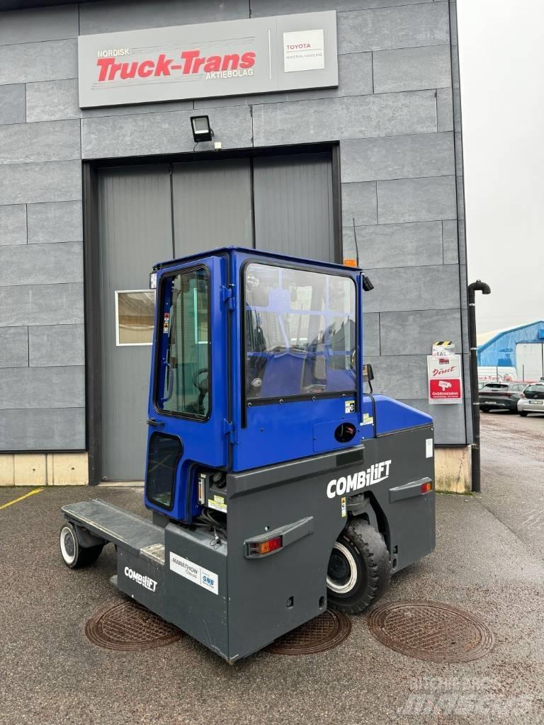 Combilift C4500ET Tolóoszlopos négyutas targonca