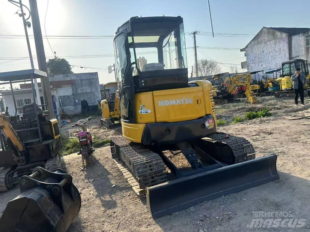 Komatsu PC 40 Lánctalpas kotrók