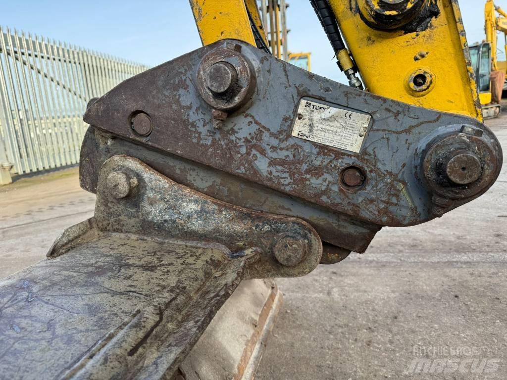 Komatsu PC80MR-5 Mini kotrók < 7t