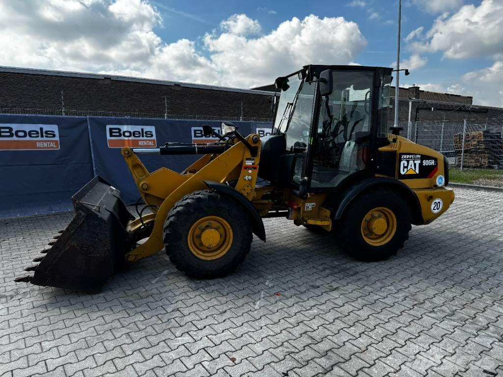 CAT 906H2 Gumikerekes homlokrakodók