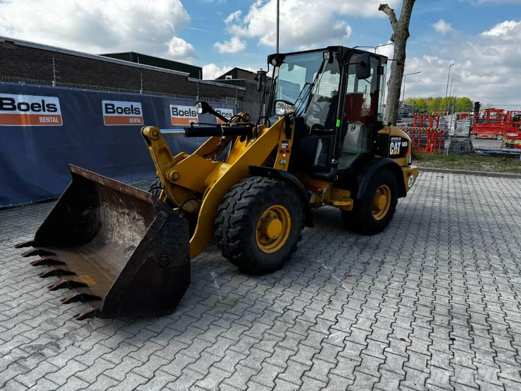 CAT 906H2 Gumikerekes homlokrakodók