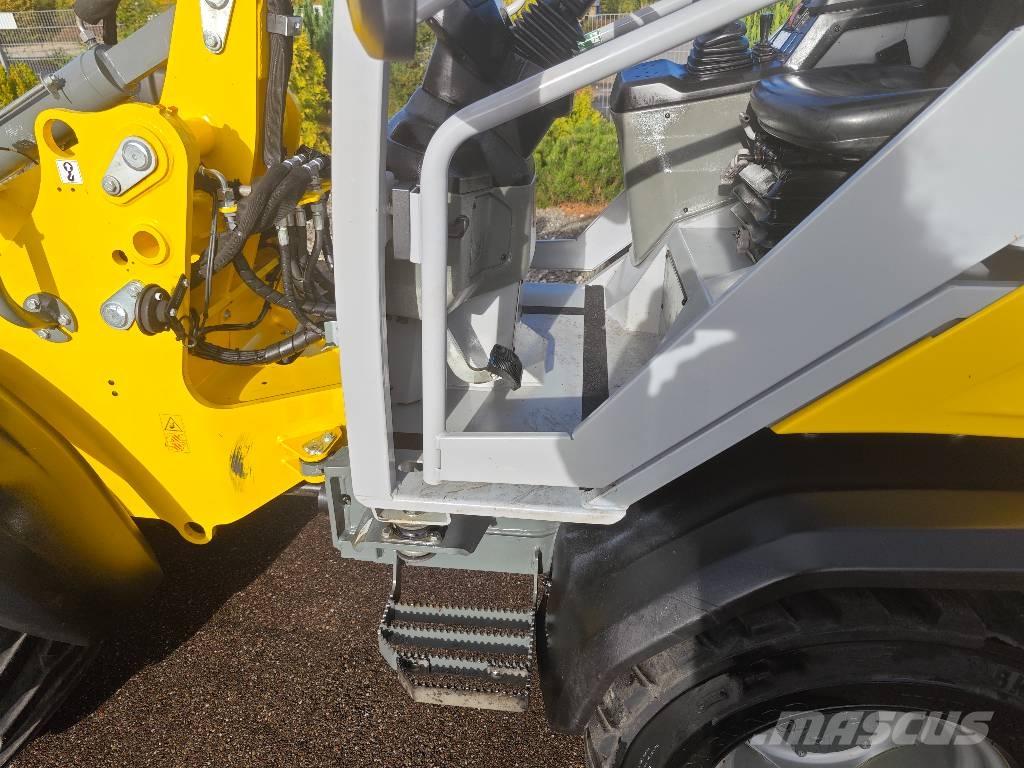 Wacker Neuson WL 28 Gumikerekes homlokrakodók