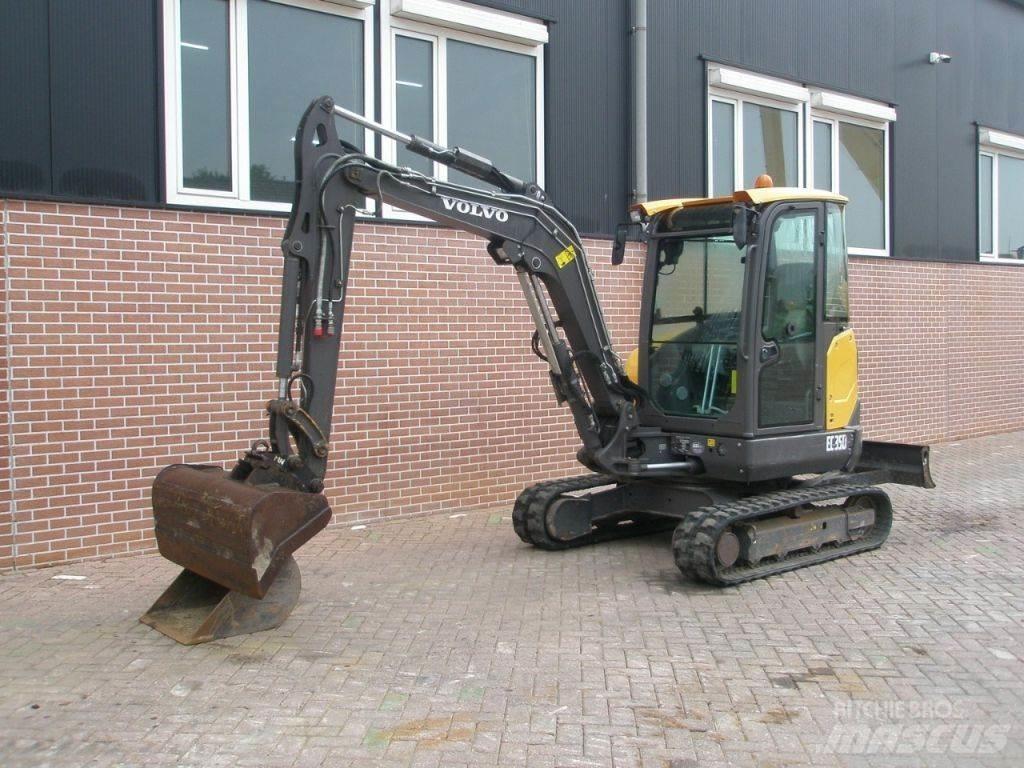 Volvo EC35D Mini kotrók < 7t