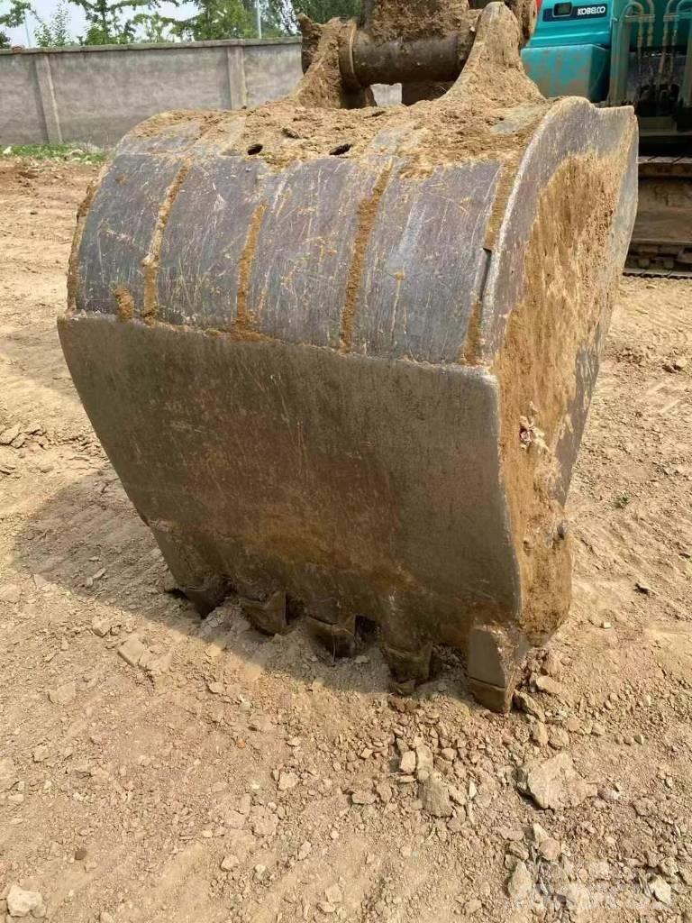Kobelco SK140 Lánctalpas kotrók