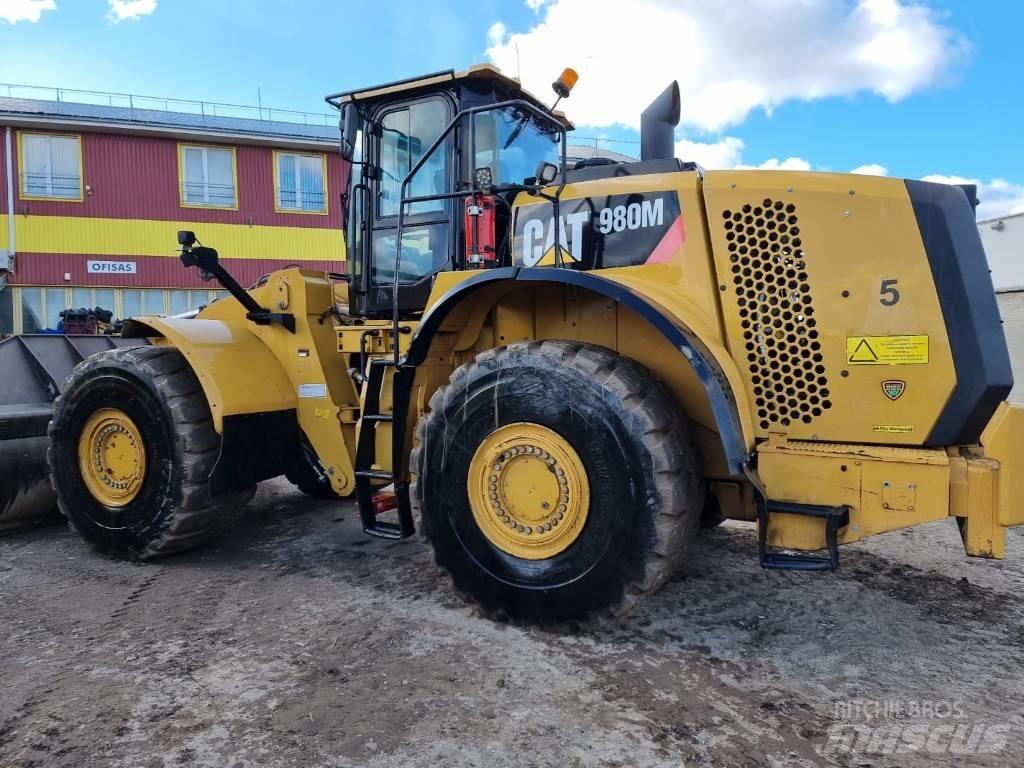 CAT 980 M Gumikerekes homlokrakodók
