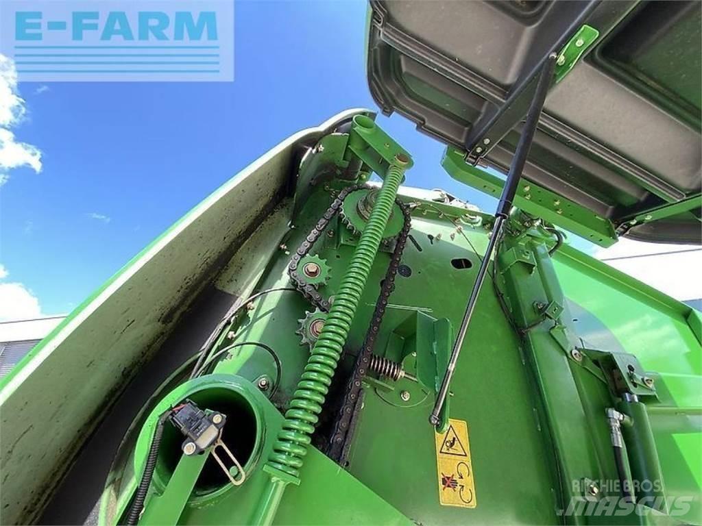 John Deere 864 Szögletes bálázók