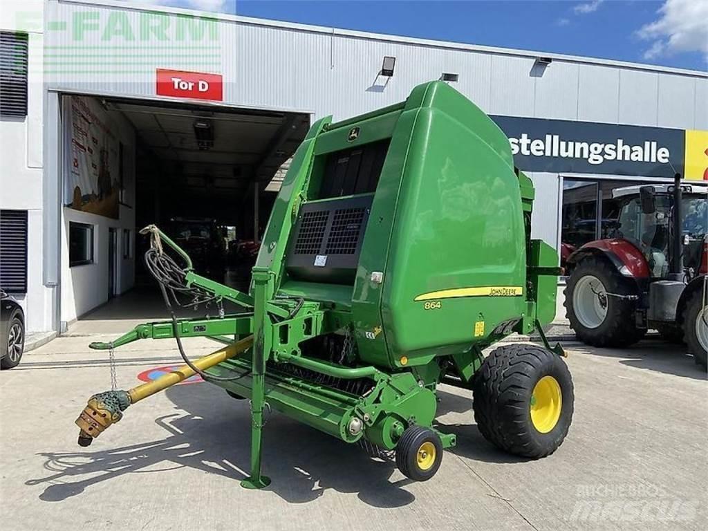 John Deere 864 Szögletes bálázók