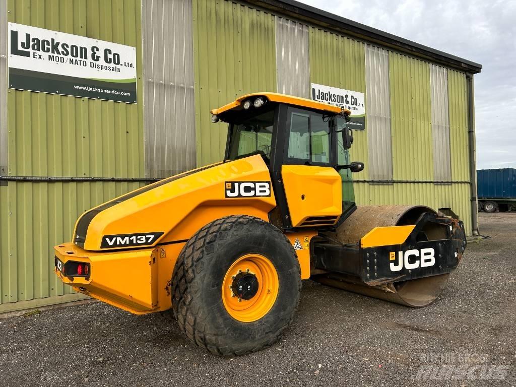JCB VM 137 Egydobos hengerek