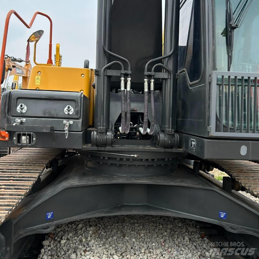 Volvo 290 Lánctalpas kotrók