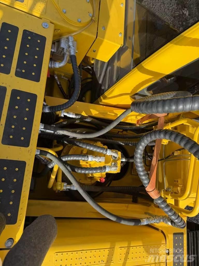 Komatsu 350LC-8 Lánctalpas kotrók