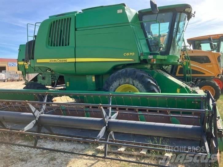 John Deere C 670 Kombájnok