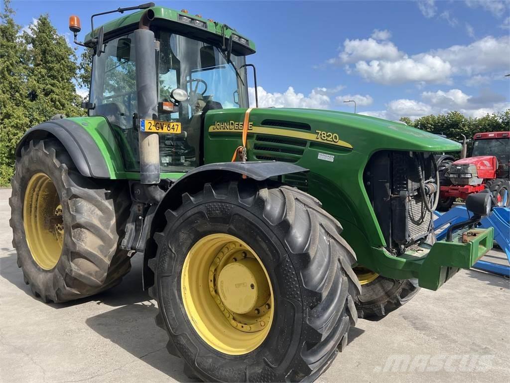 John Deere 7820 Traktorok
