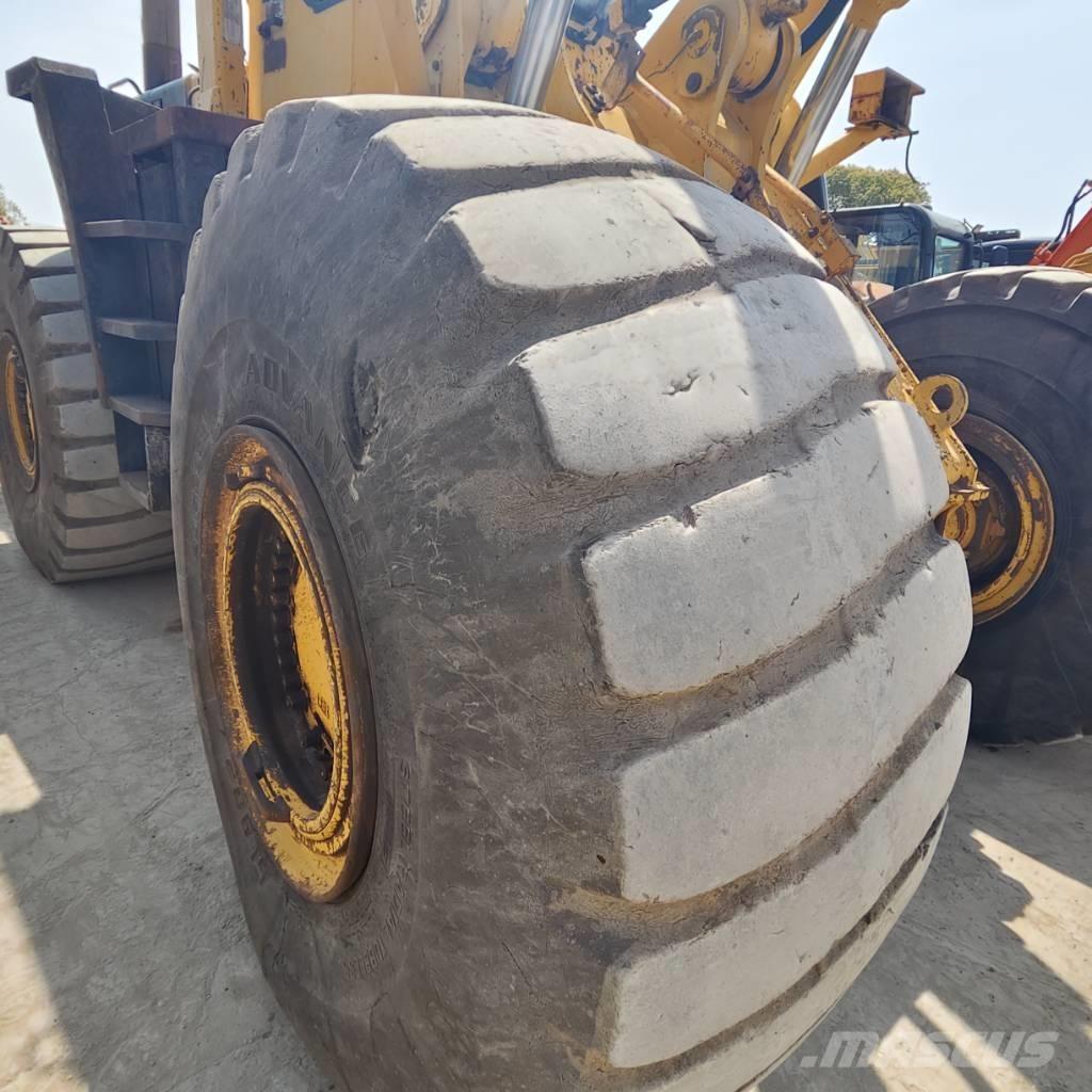 Komatsu WA 500 Gumikerekes homlokrakodók