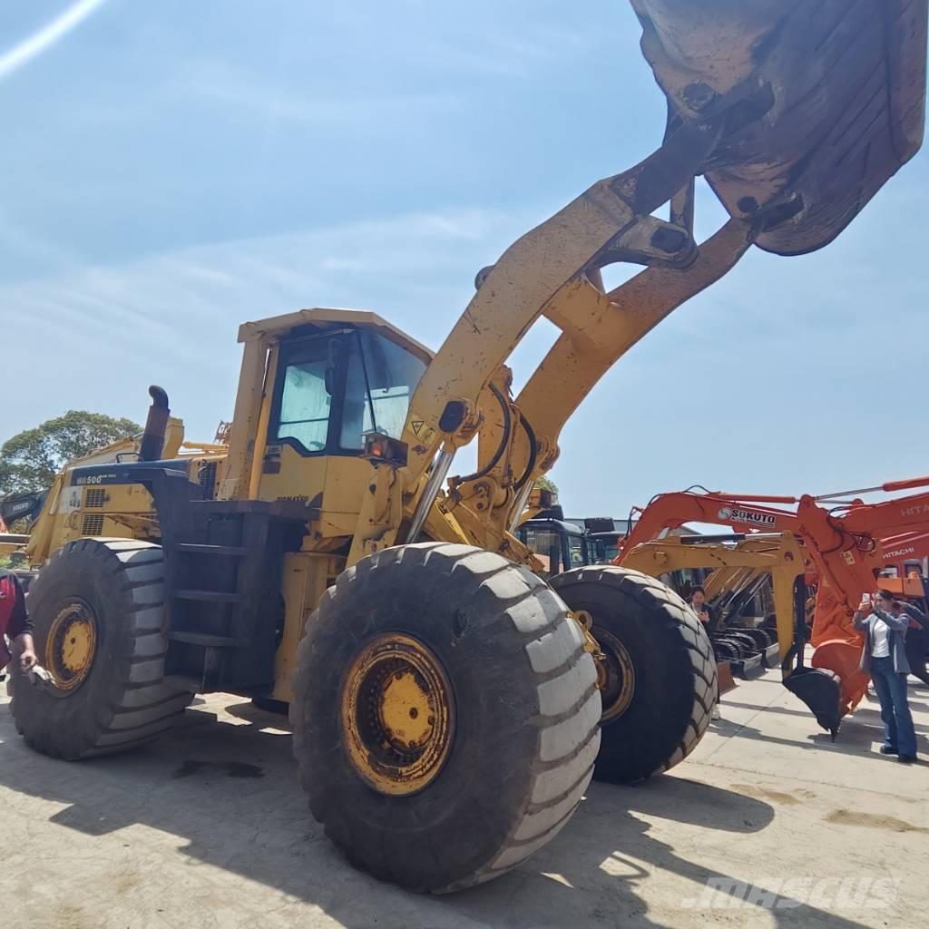 Komatsu WA 500 Gumikerekes homlokrakodók