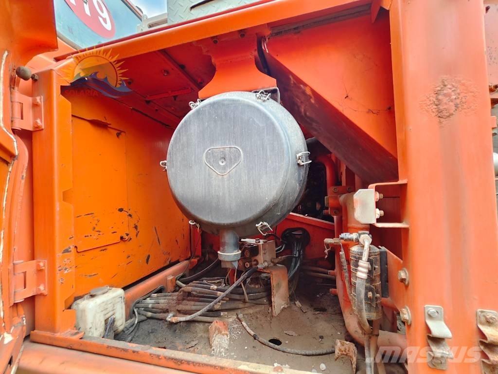 Doosan DX 300 LC Lánctalpas kotrók
