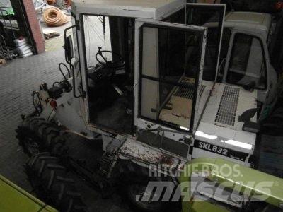 Schaeff SKL 832 Gumikerekes homlokrakodók