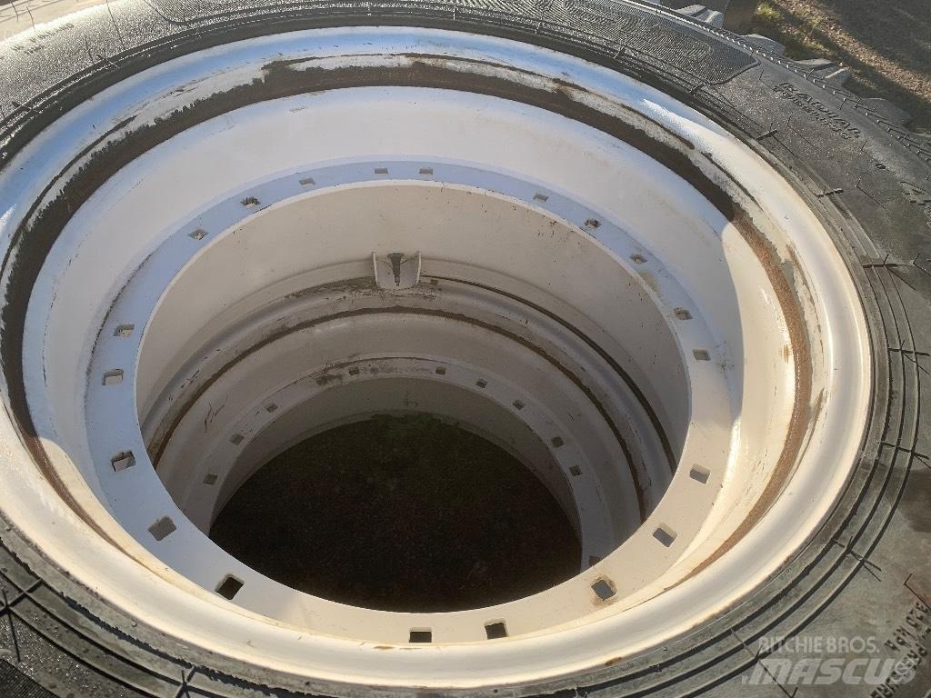Nokian 16.9 R28 Gumiabroncsok, kerekek és felnik