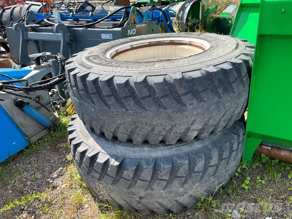 Nokian 16.9 R28 Gumiabroncsok, kerekek és felnik
