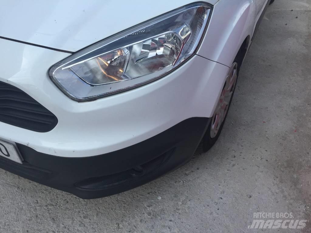 Ford Courier Dobozos