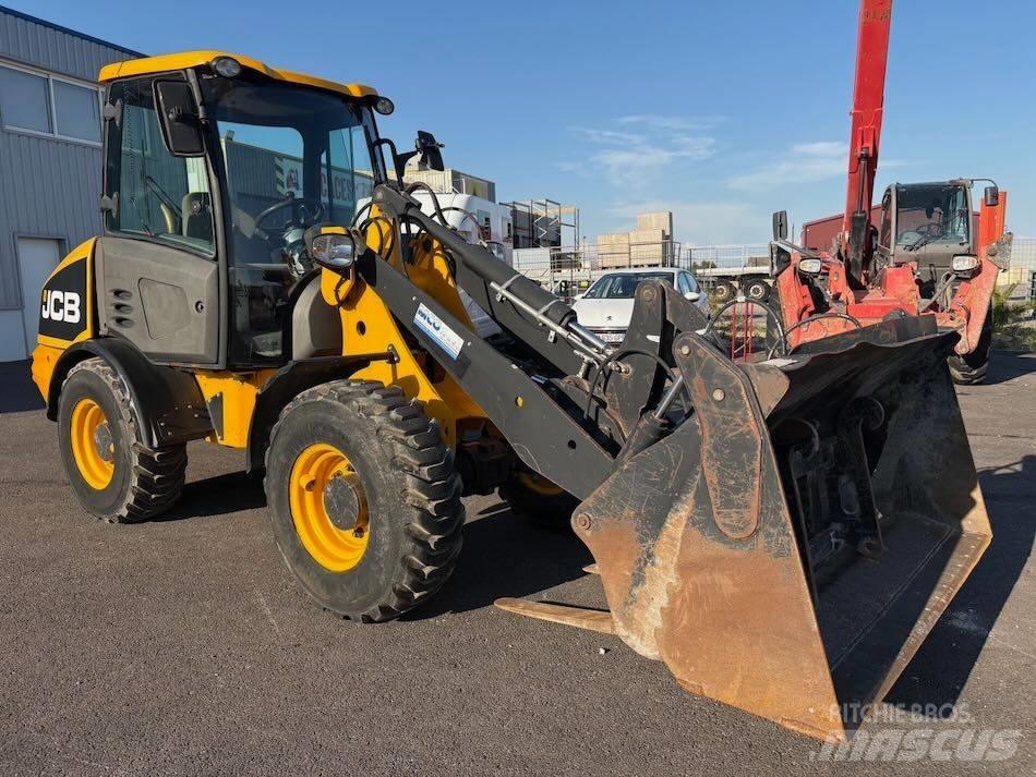 JCB 406 Gumikerekes homlokrakodók