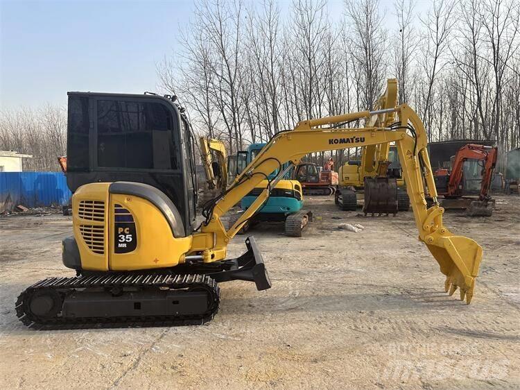 Komatsu PC35 Mini kotrók < 7t