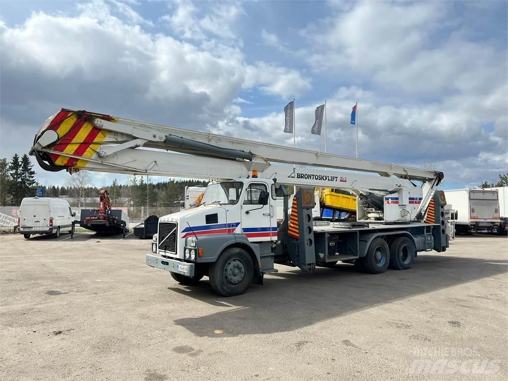 Volvo N12-1-V-6X2 Darus teherautók