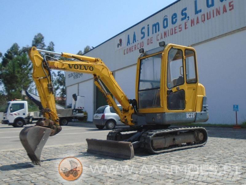 Volvo EC 25 Mini kotrók < 7t